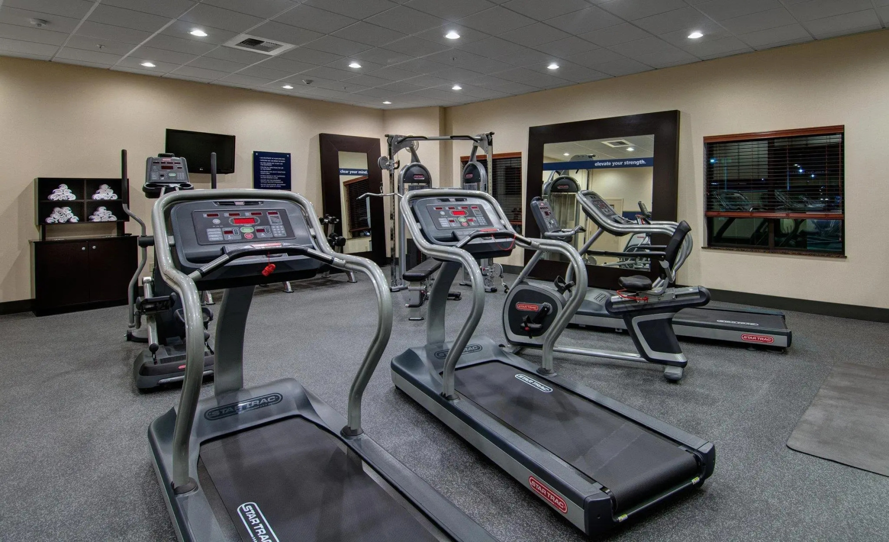 Hampton Inn and Suites Astoria