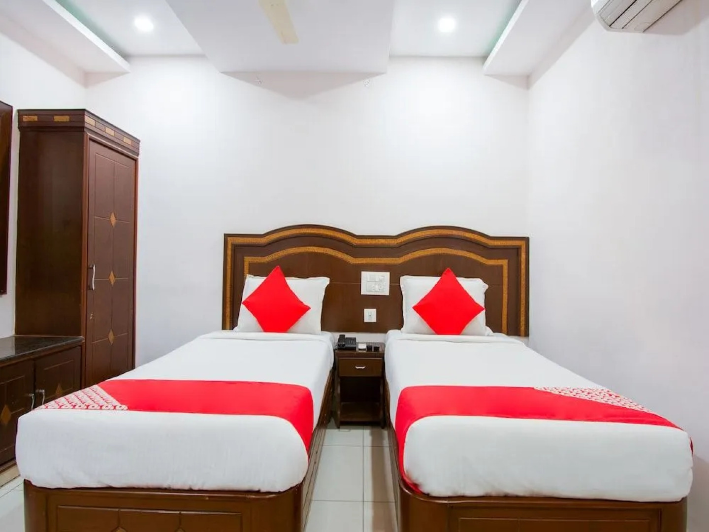OYO 15936 Hotel Gnr Residency