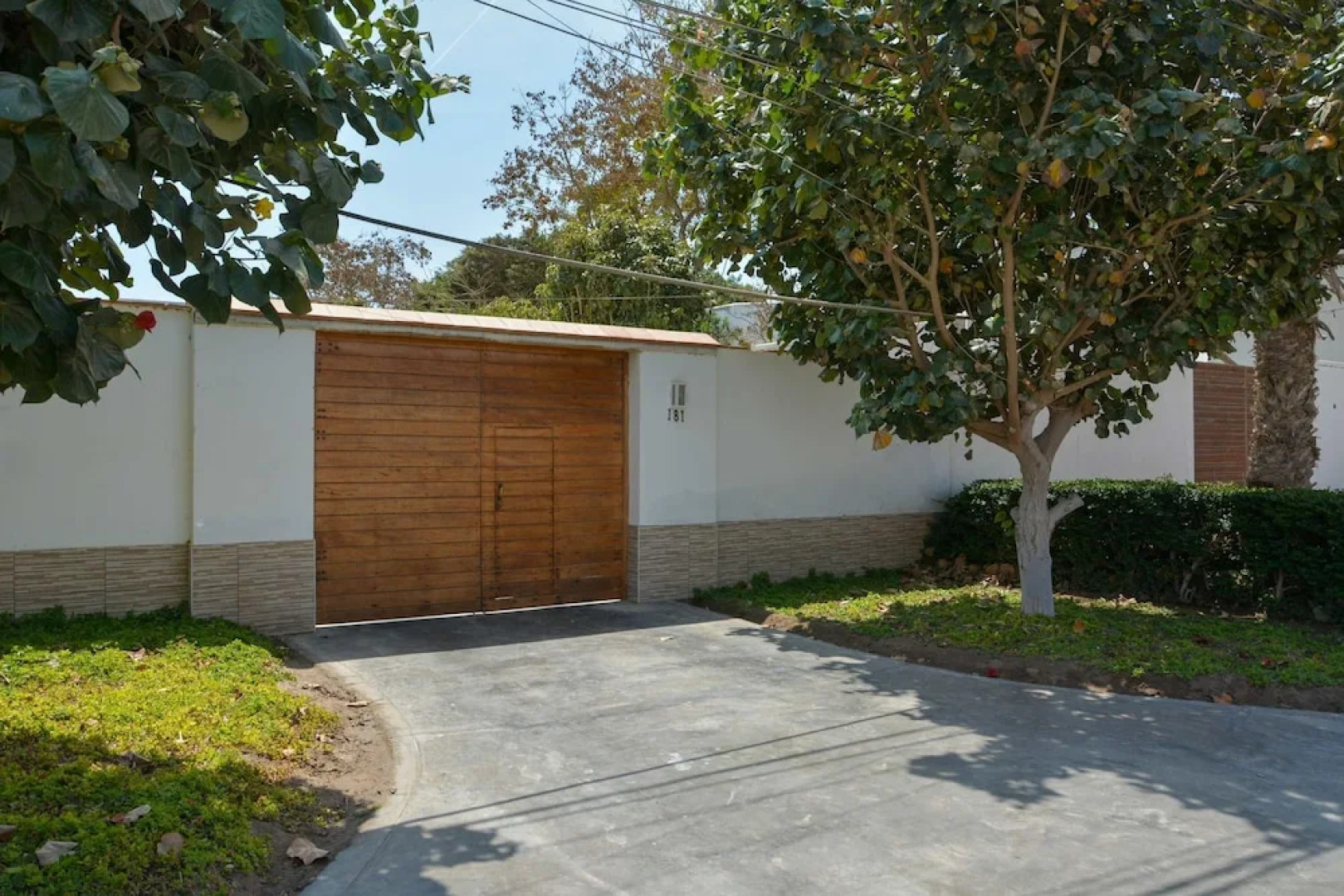 w Modern 5BR With Private Pool in Paracas