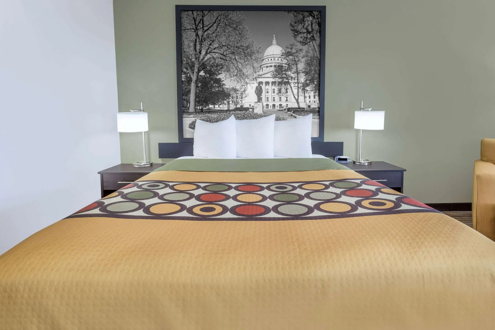 Super 8 by Wyndham Madison South