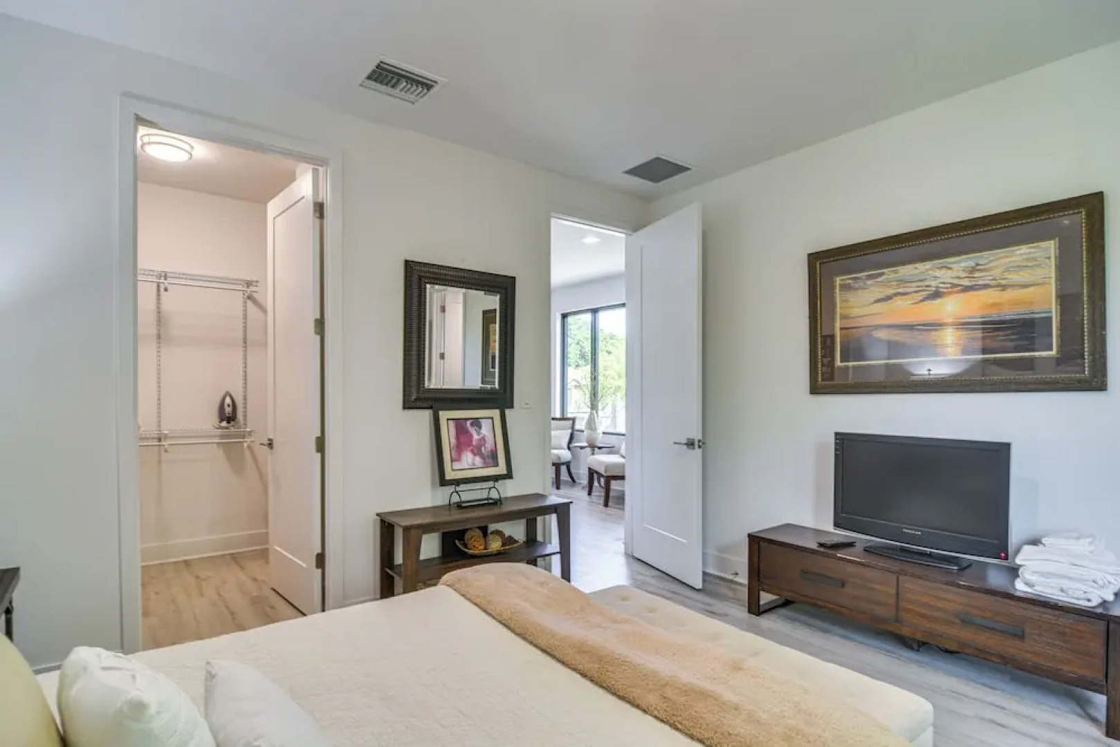 Modern Tampa Townhome Near Midtown WFH Friendly