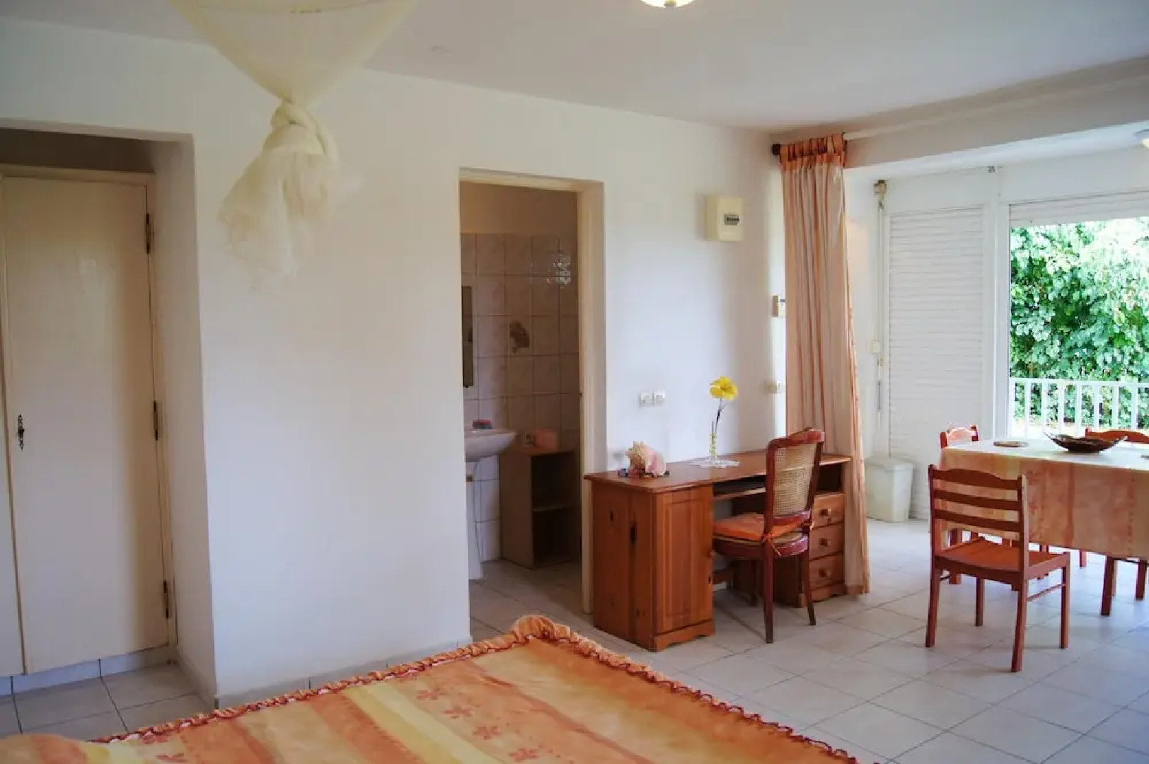 Apartment with One Bedroom in Le Moule, with Enclosed Garden And Wifi - 3 Km From the Beach