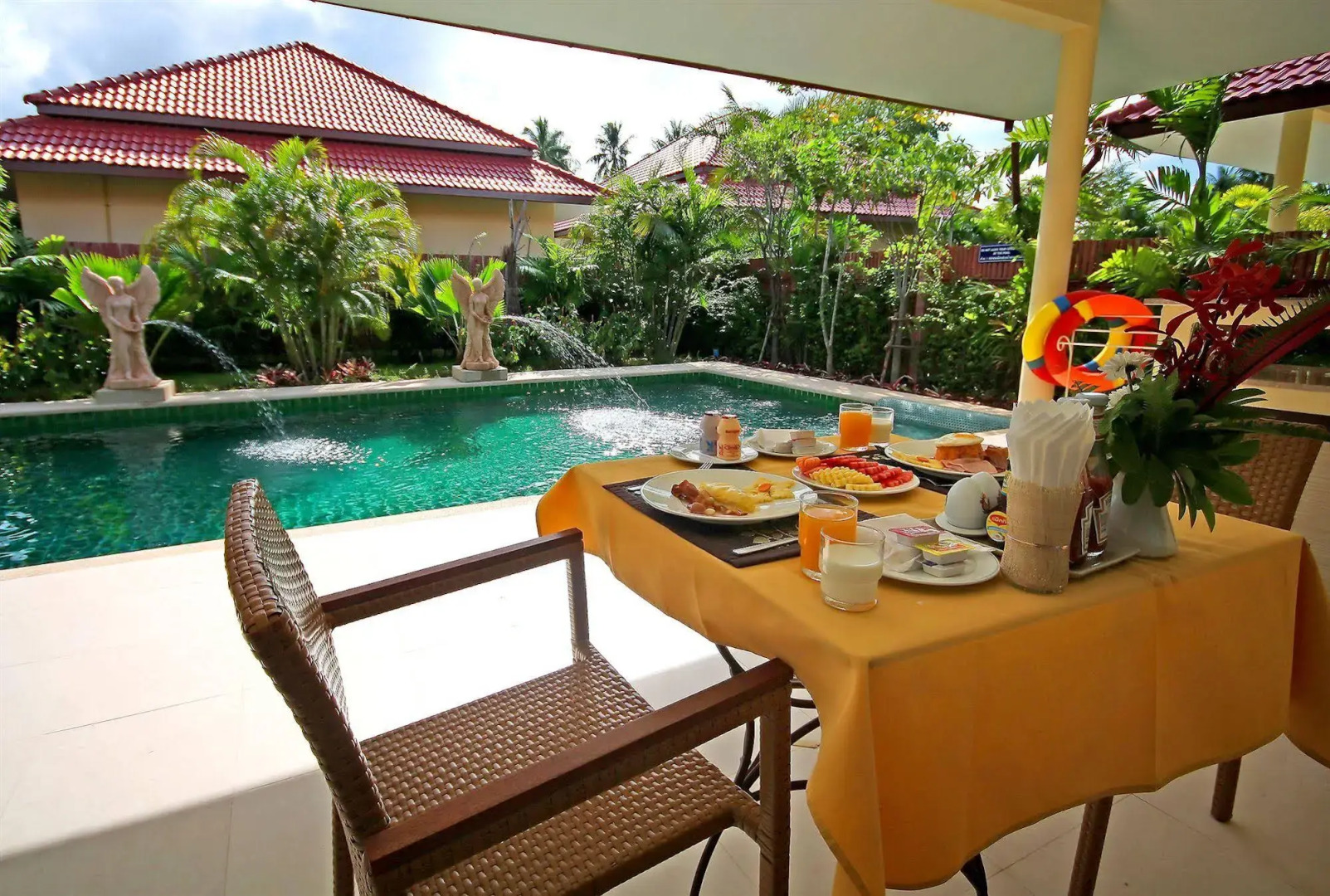 AT Pool Villa Resort