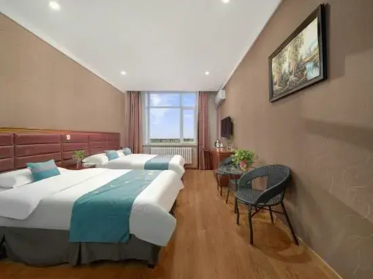 Baiyue Nianhua Hotel (Harbin Taiping International Airport)