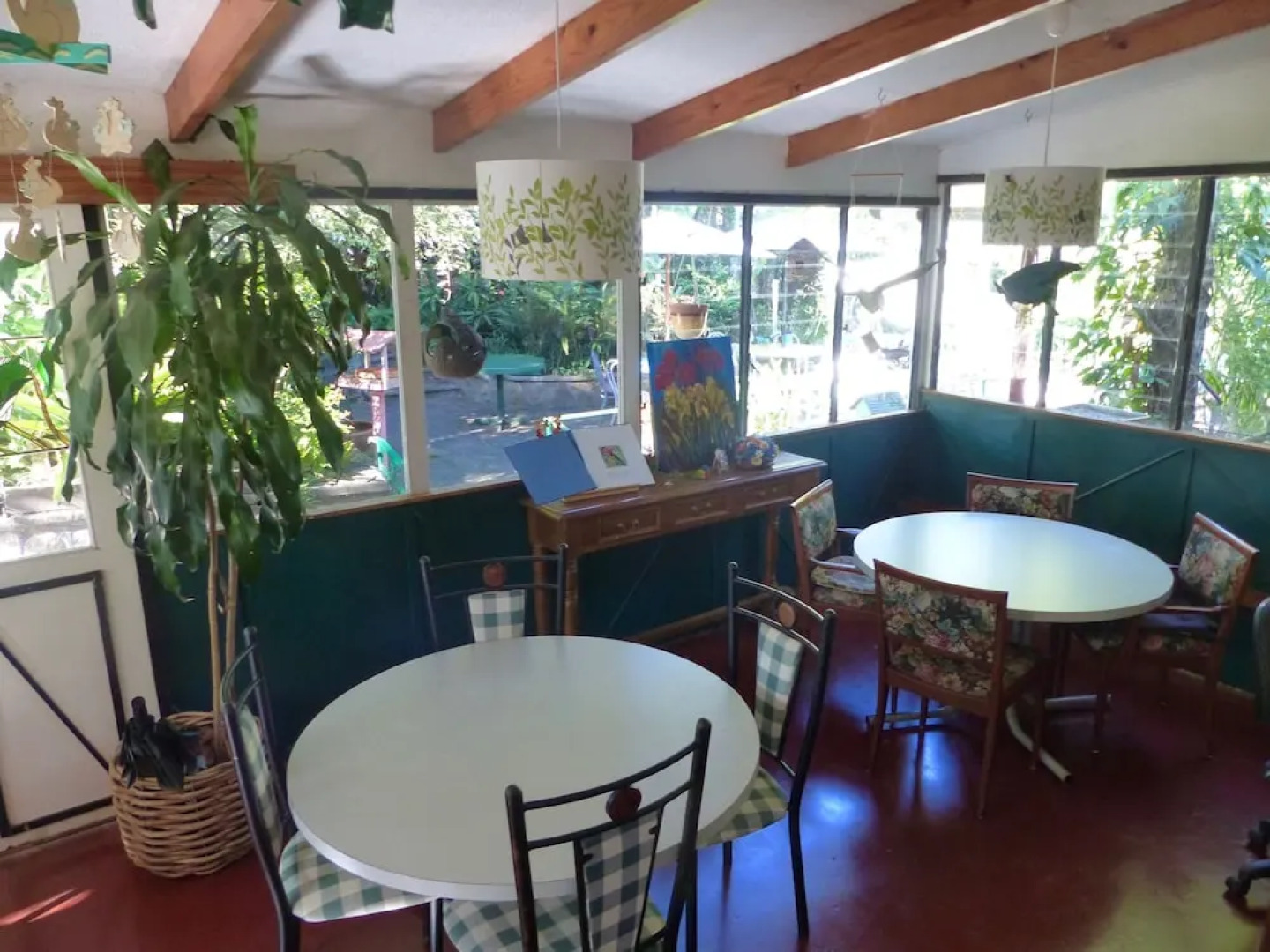 Lake Eacham Tourist Park & Self Contained Cabins