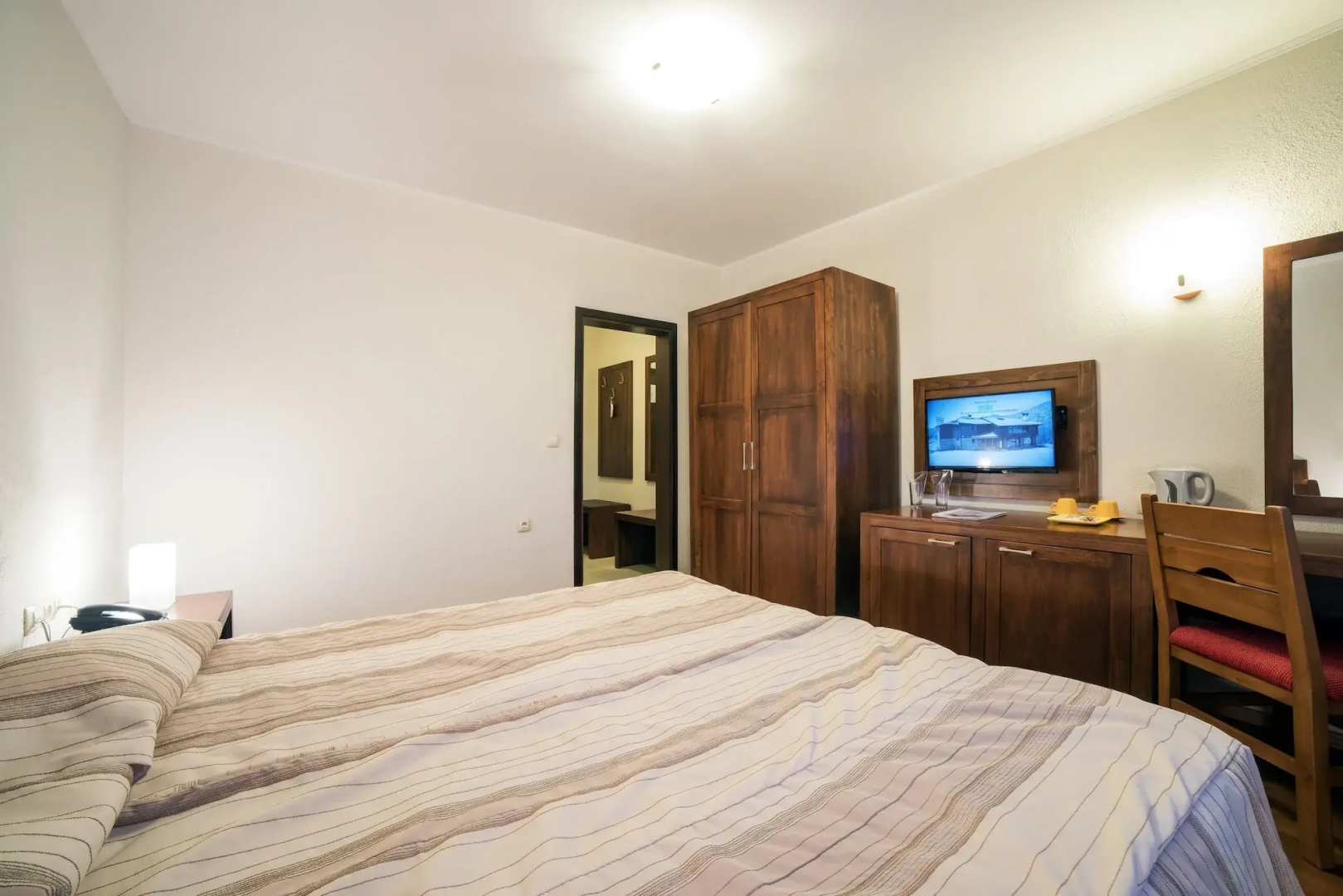 Smilen Hotel