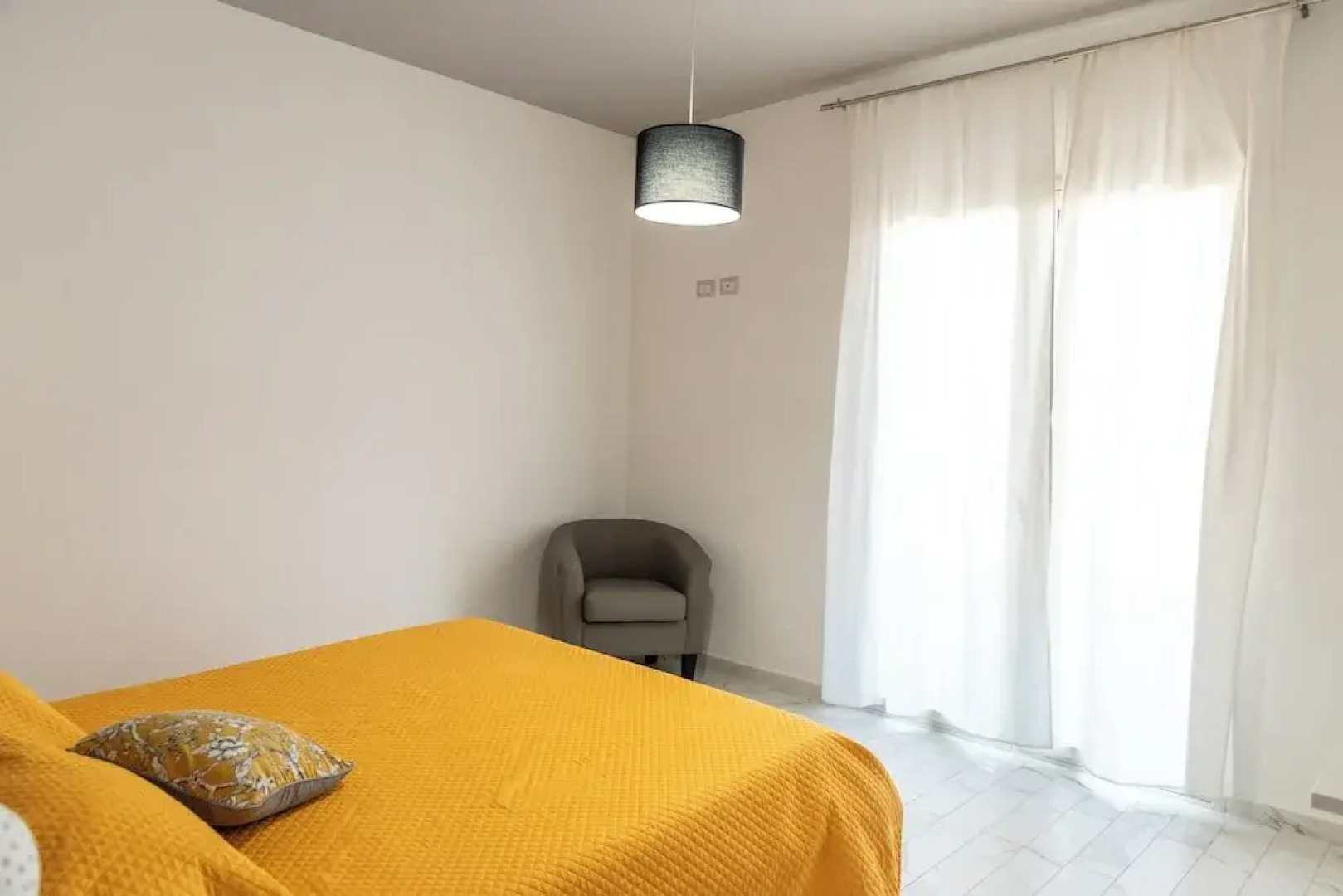 Residence con Piscina e Giardino