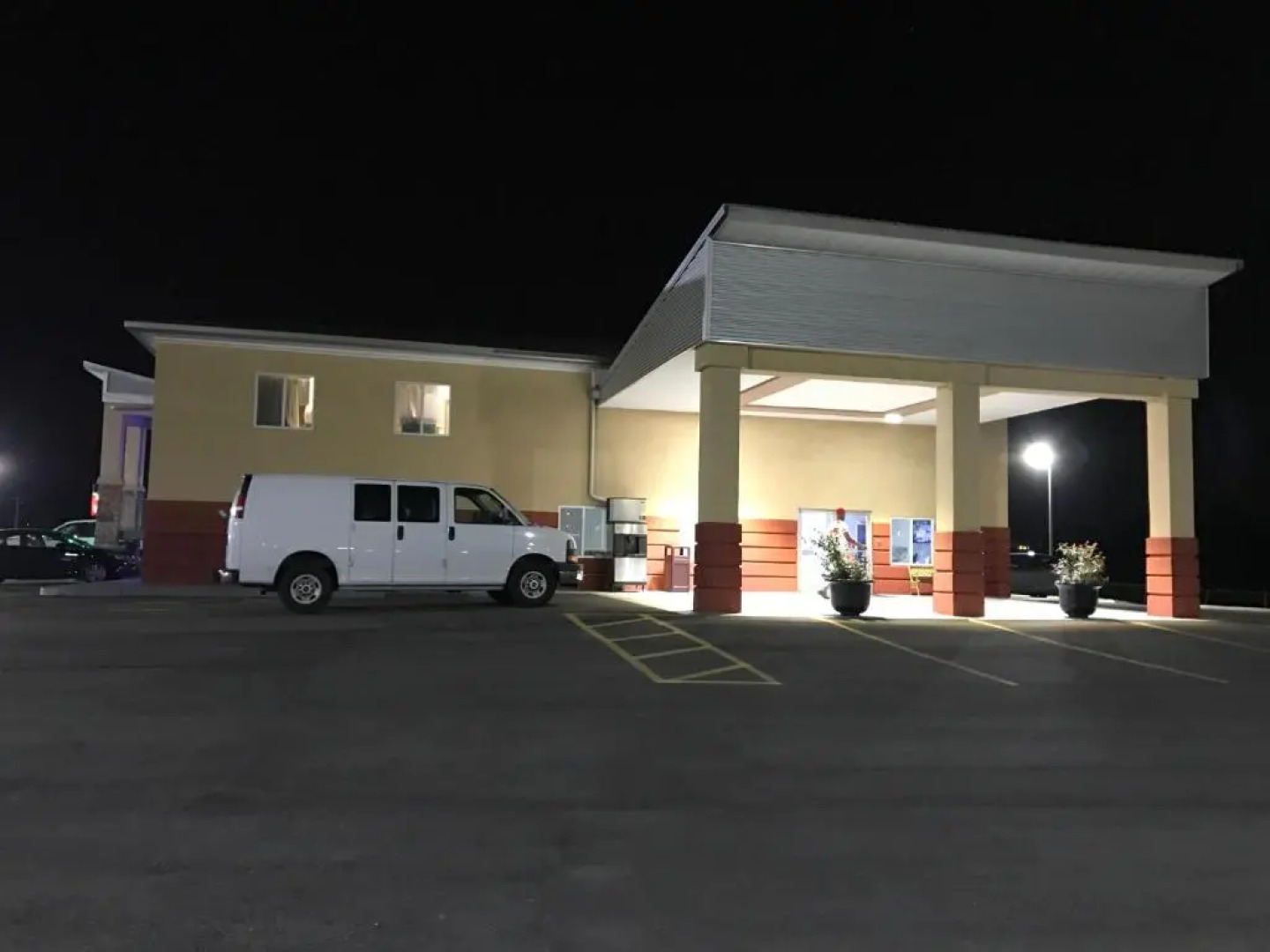 Lotus Inn and Suites Nashville