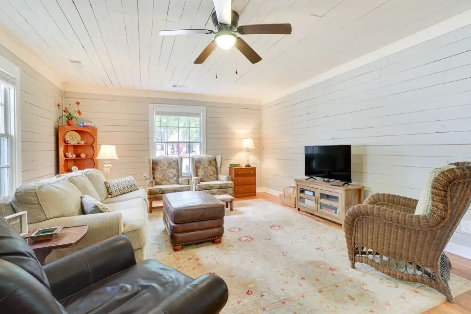 Charming Bryan Home - 3 Mi to Kyle Field!