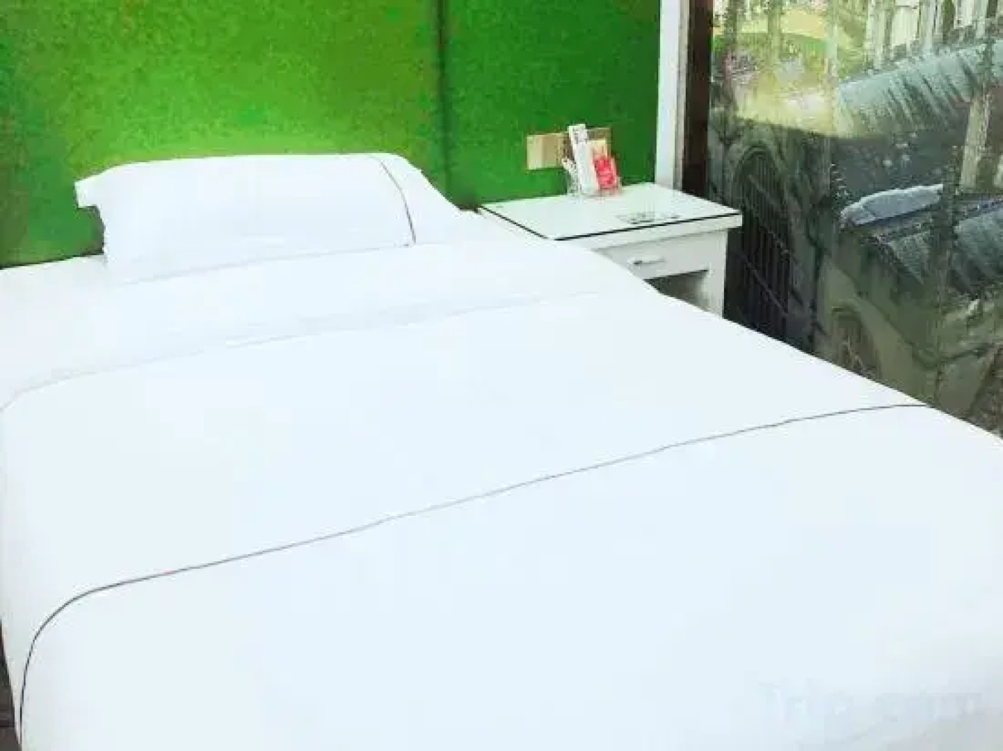 Yiwu Defeng Hotel