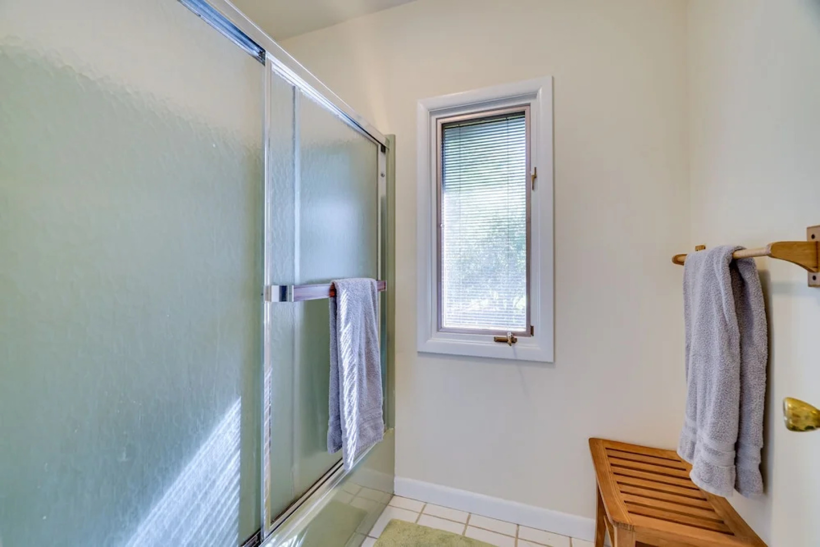 Private Hot Tub: Pocono Pines Cabin Getaway!