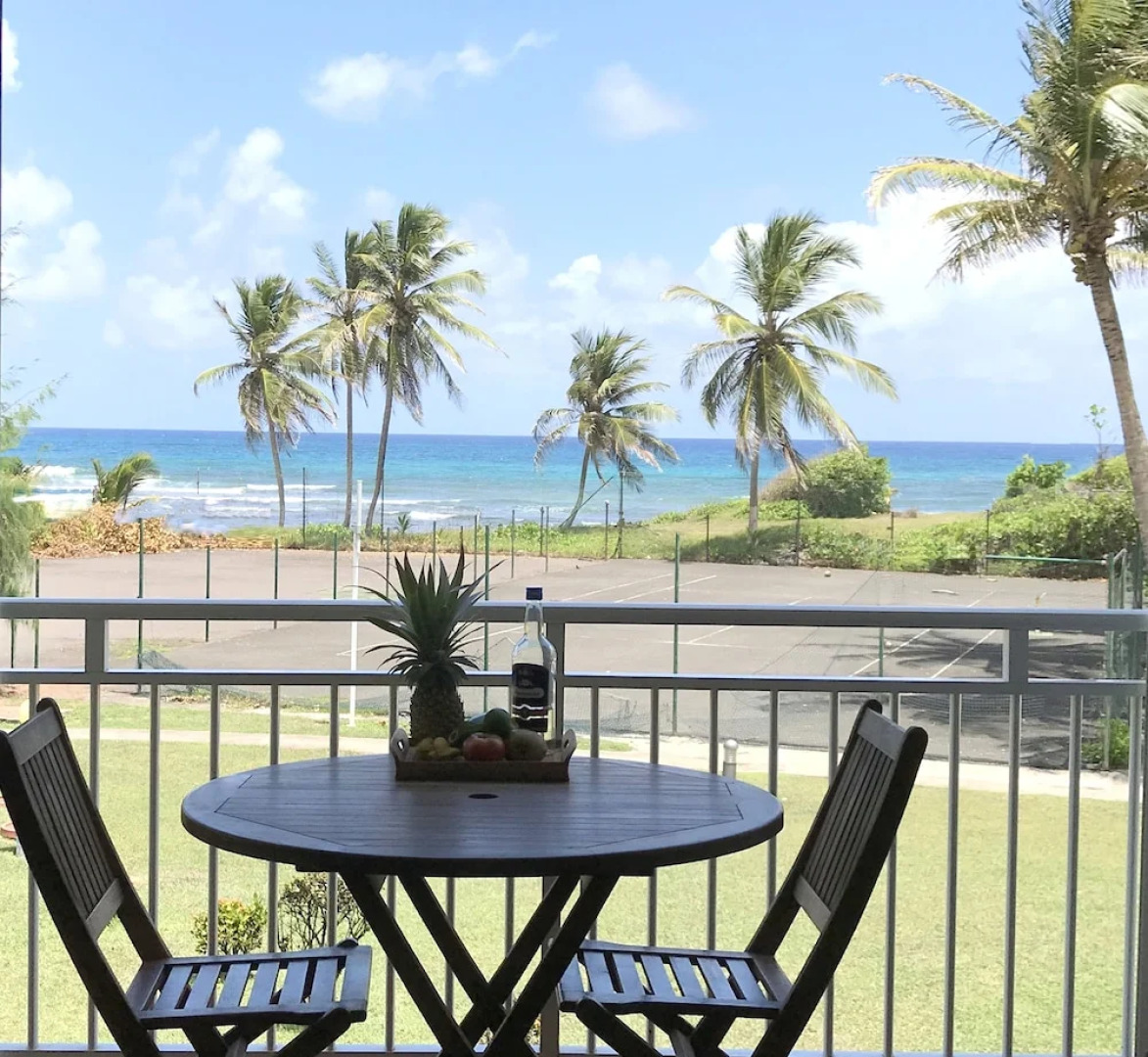 Ti. Maanga vue mer et pieds dans l'eau