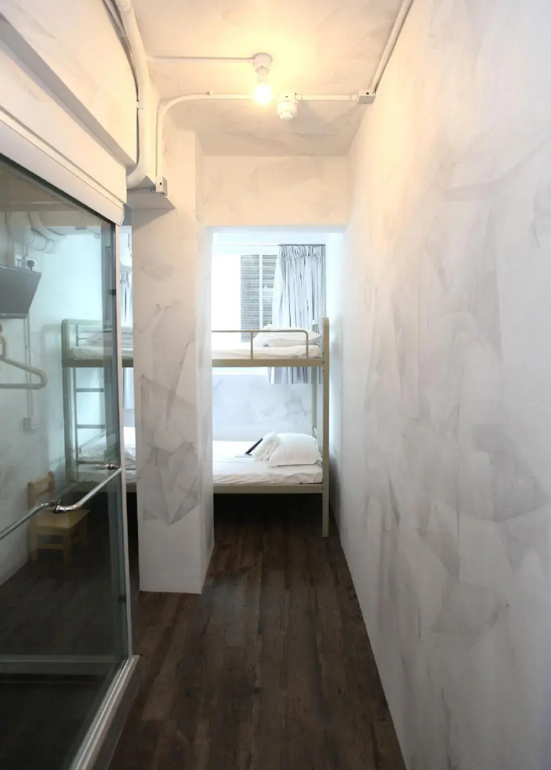 Hop Inn - Hostel