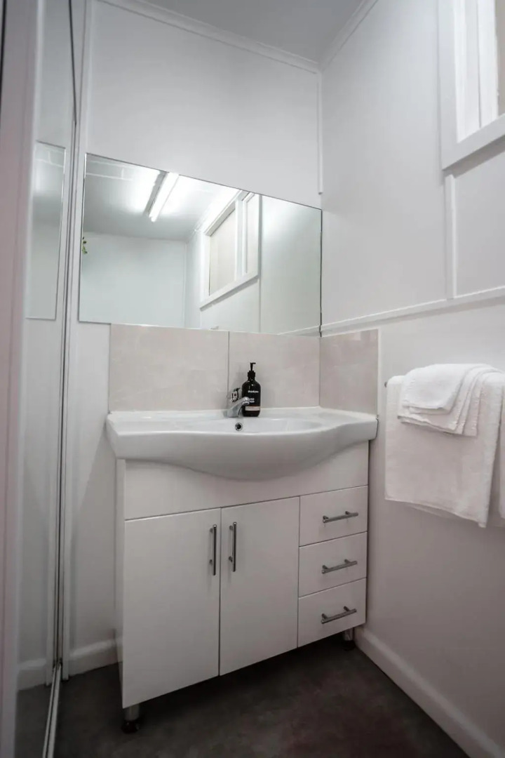 Ms Sophia's Studio Apartment