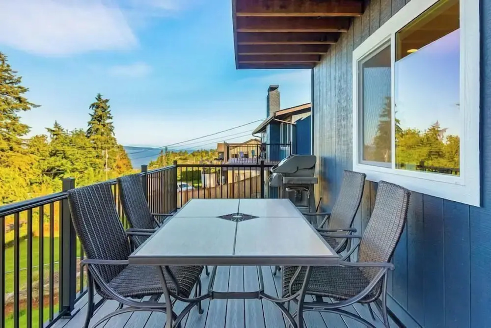 Peaceful Island Getaway Port Susan views