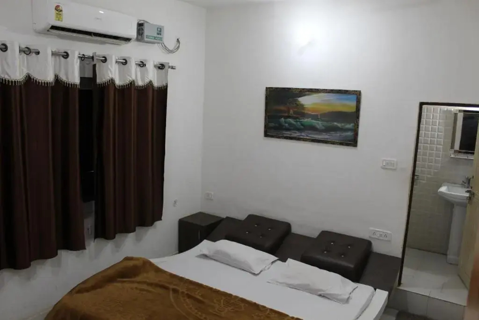 Sunset Backpackers Hostel