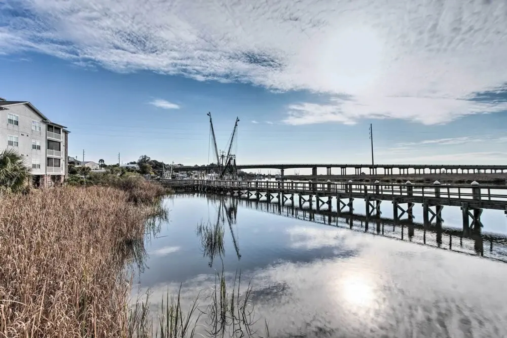 Breezy Darien Condo w/ Tranquil Marsh Views!