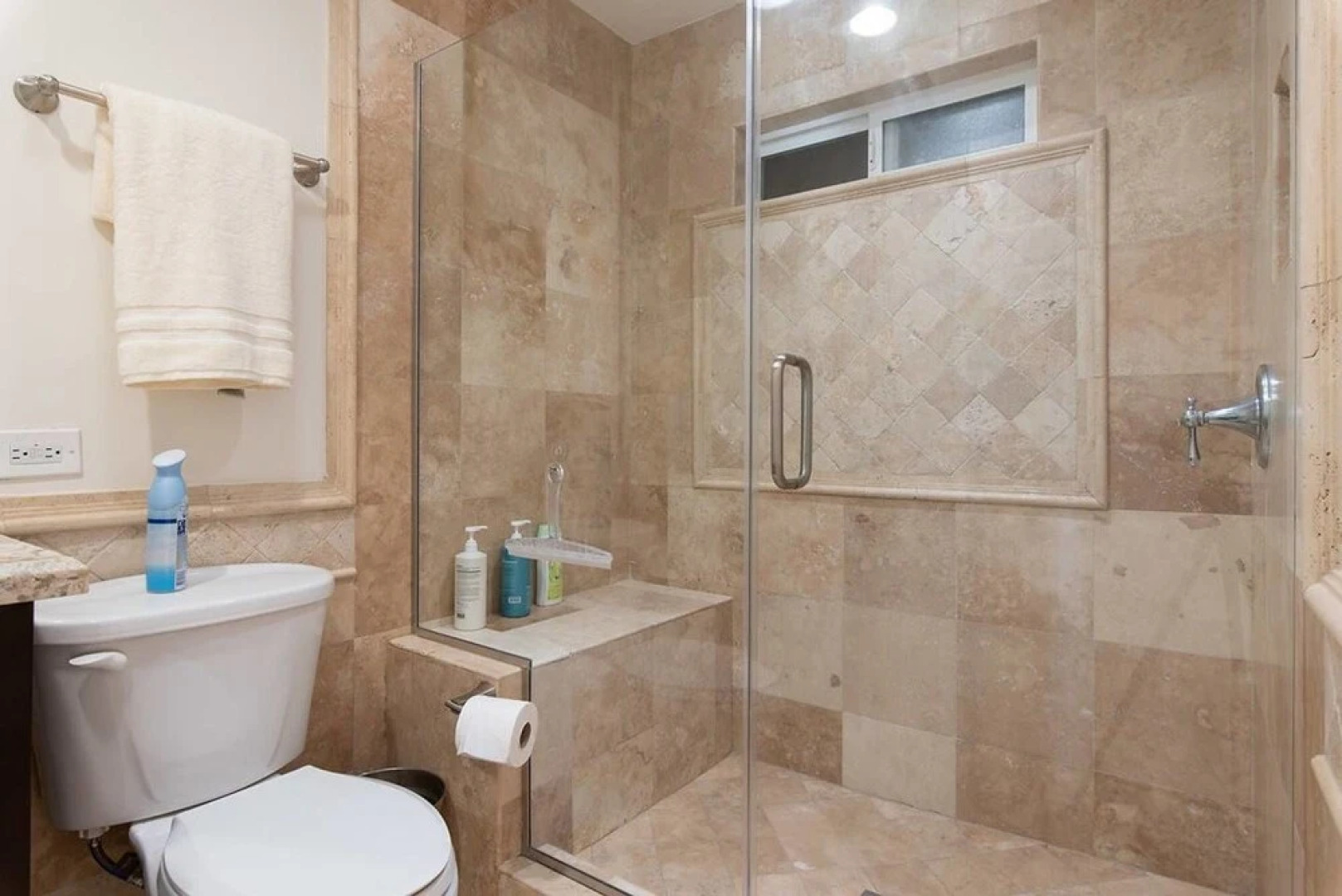 Oceanfront Malibu Beach House 1 bdr 4 Sleeps