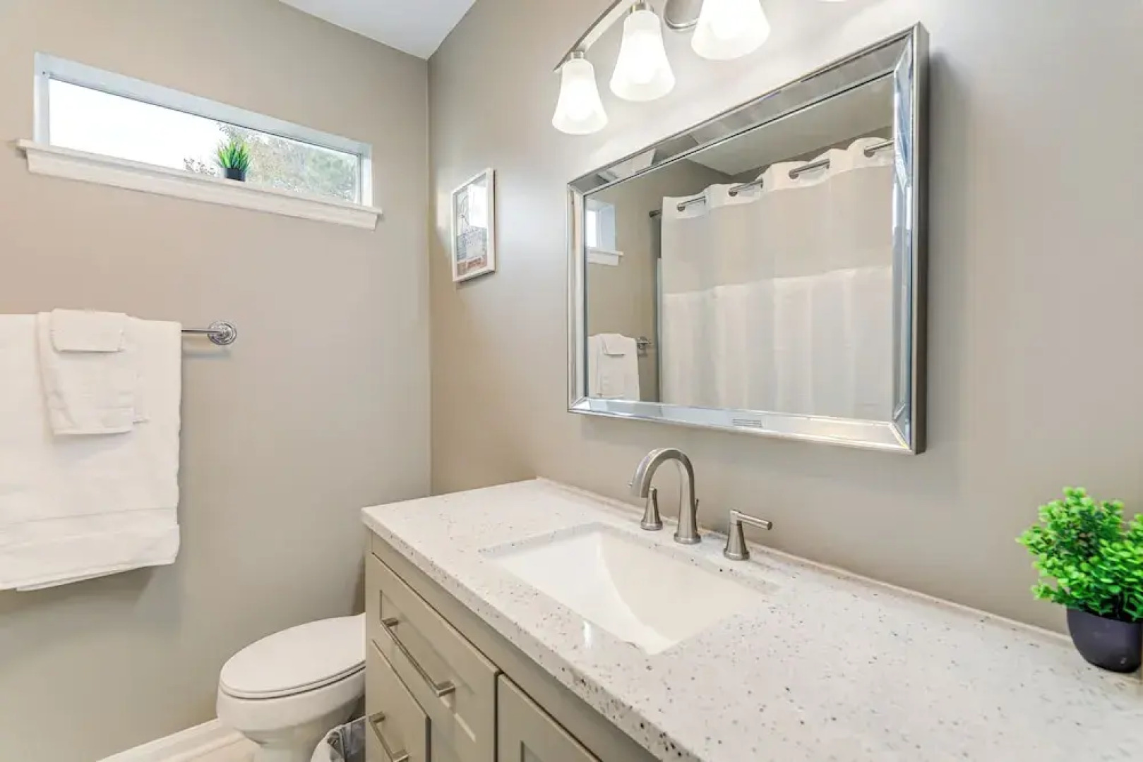 8 Mi to Neuse River: Cozy Gem in Havelock!