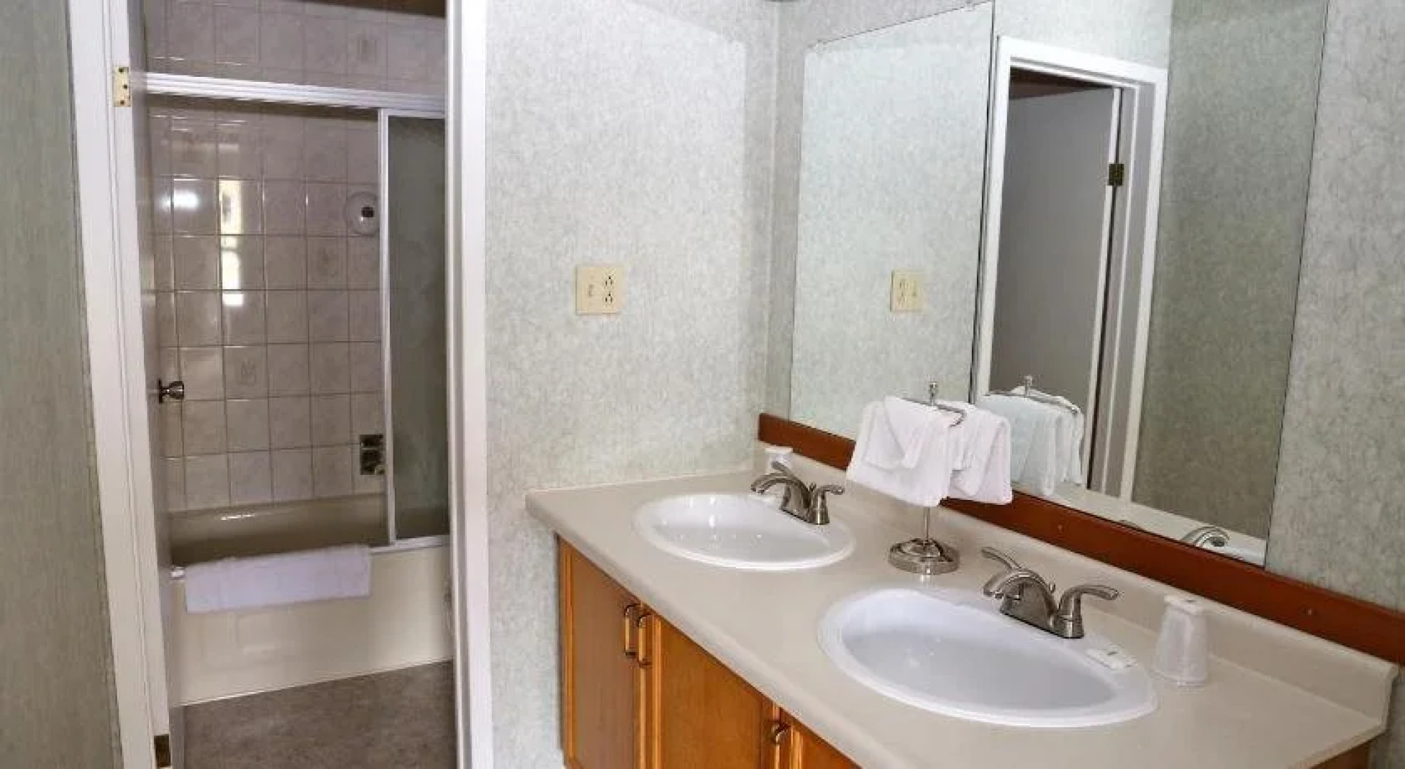 Arrowhead Inn by Baaman's