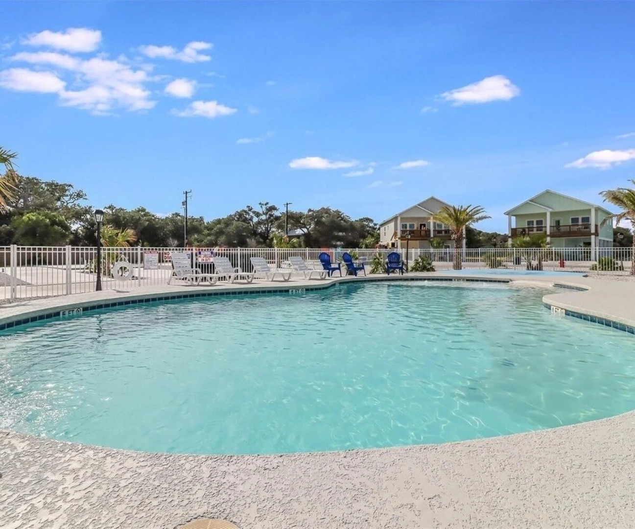 Sunshine And Flip Flops Sp114 4 Bedroom Home by RedAwning