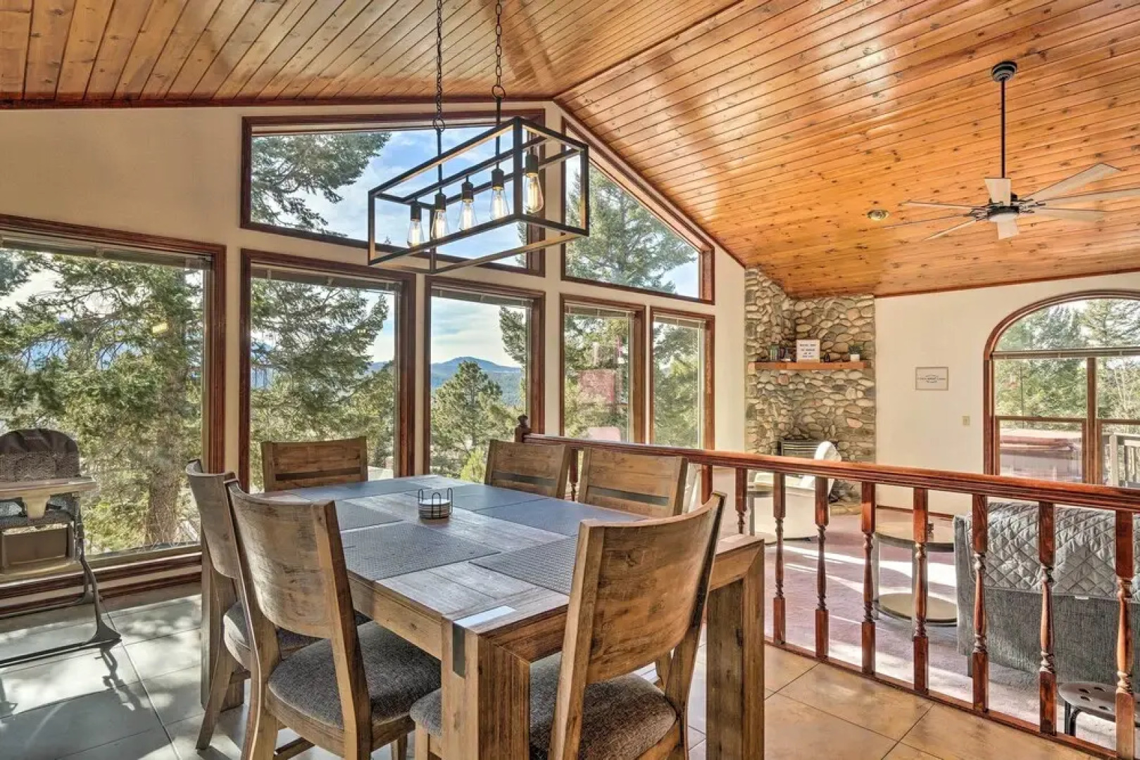 Woodland Park Hideaway w/ Mtn Views & Hot Tub