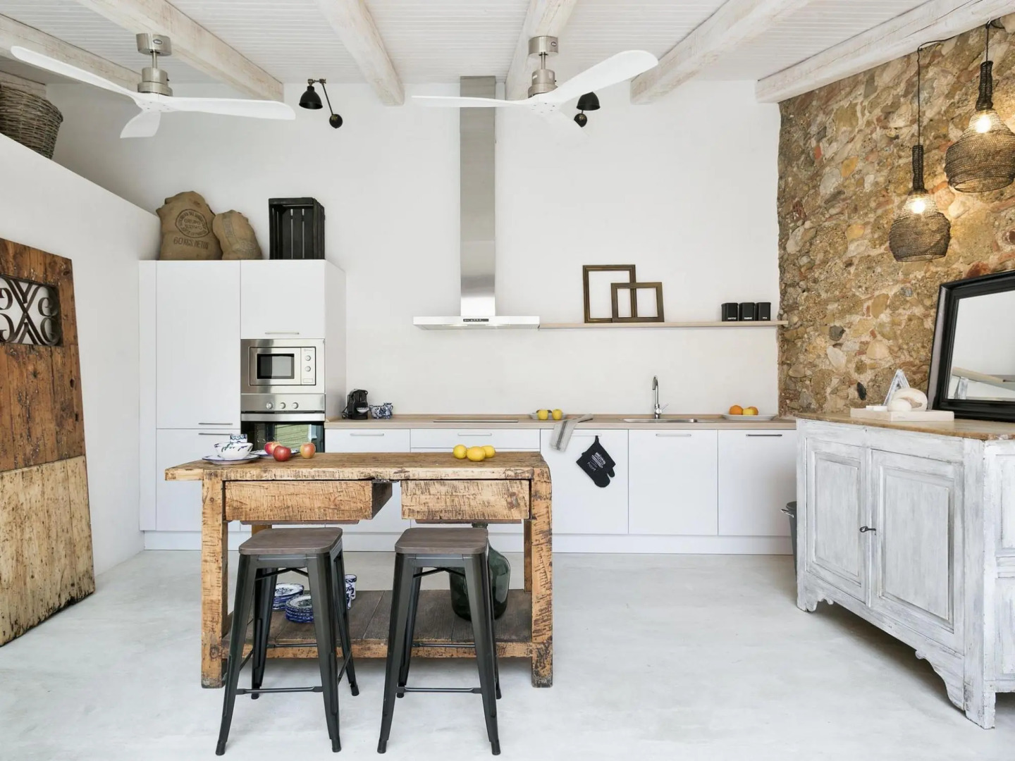 Luxurious Traditional Catalan House With Pool in Marenya, Costa Brava-empordà