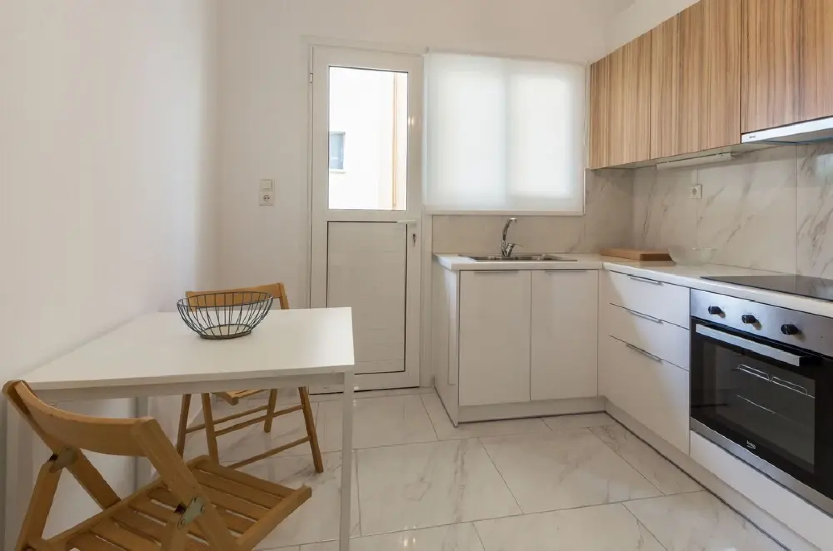 Mouson, Bright apartment next to the Sea