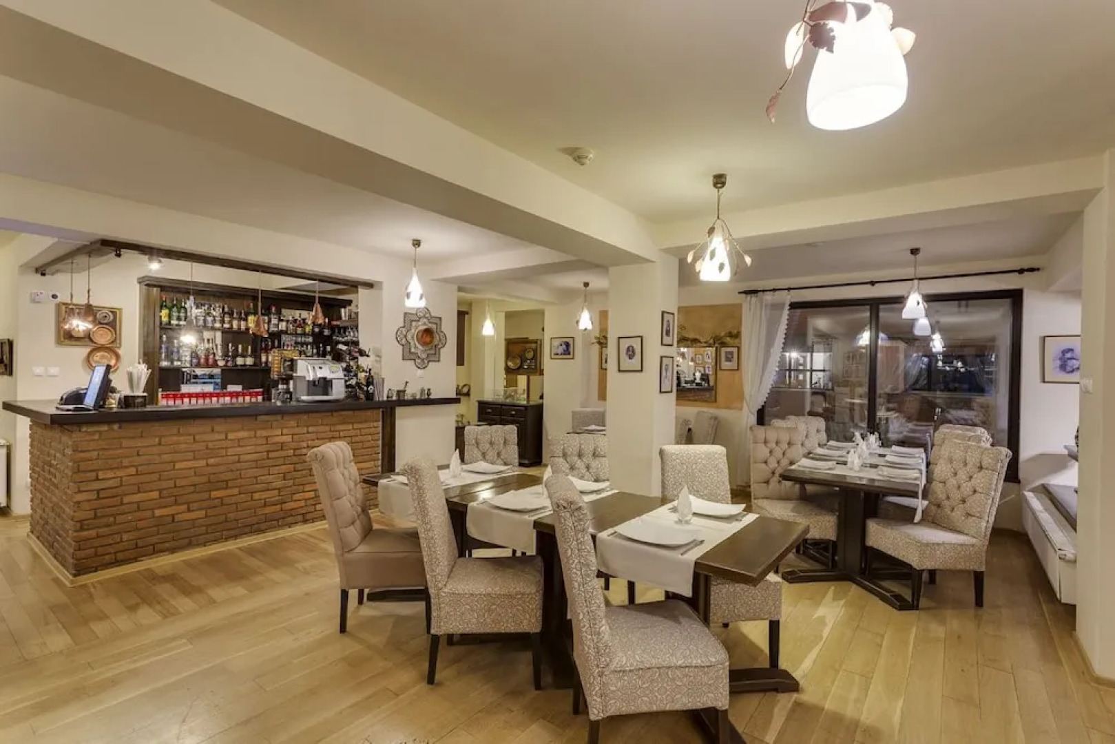 Casa din Bran- Inn Center