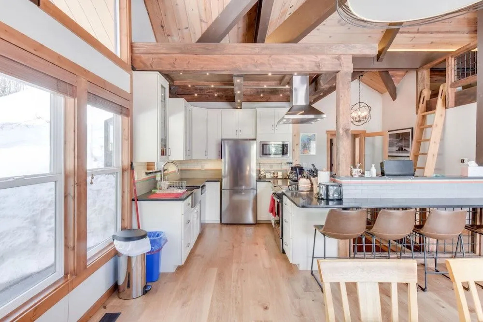 Contemporary Snow Crest