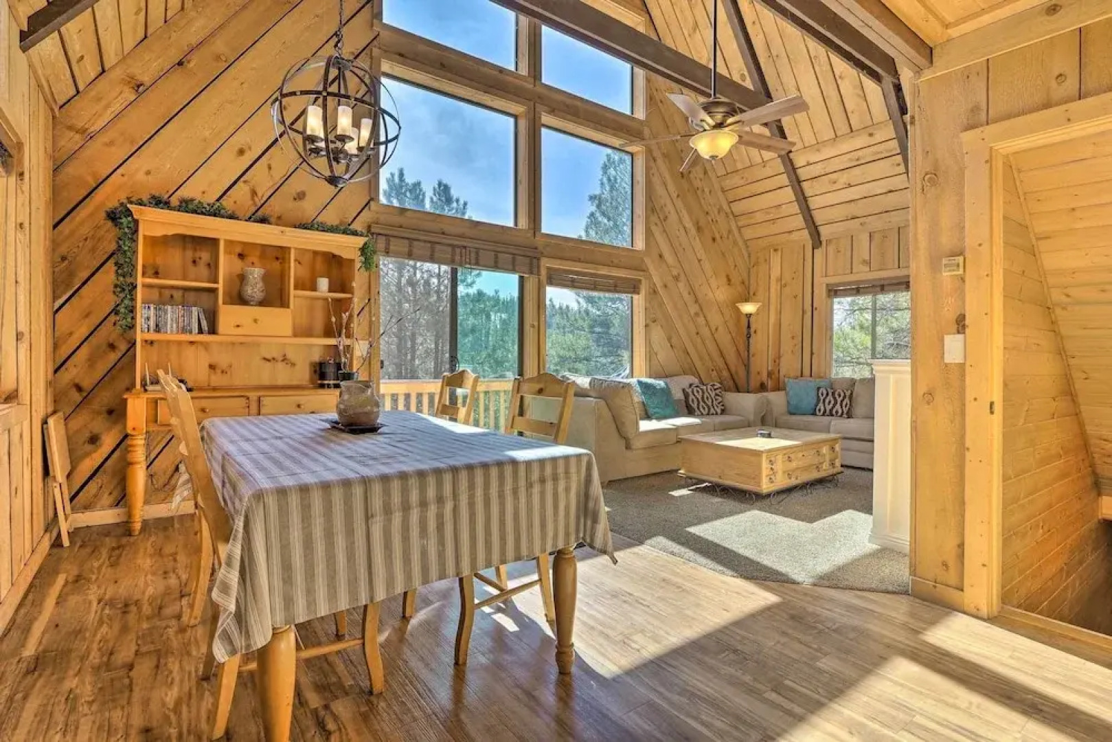 Pet-friendly Duck Creek Village Cabin w/ Fire Pit!