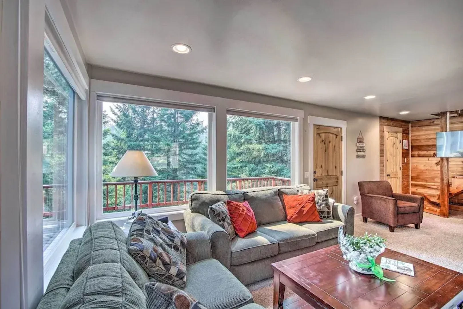 Peace in the Pines: Cle Elum Cabin w/ Trail!