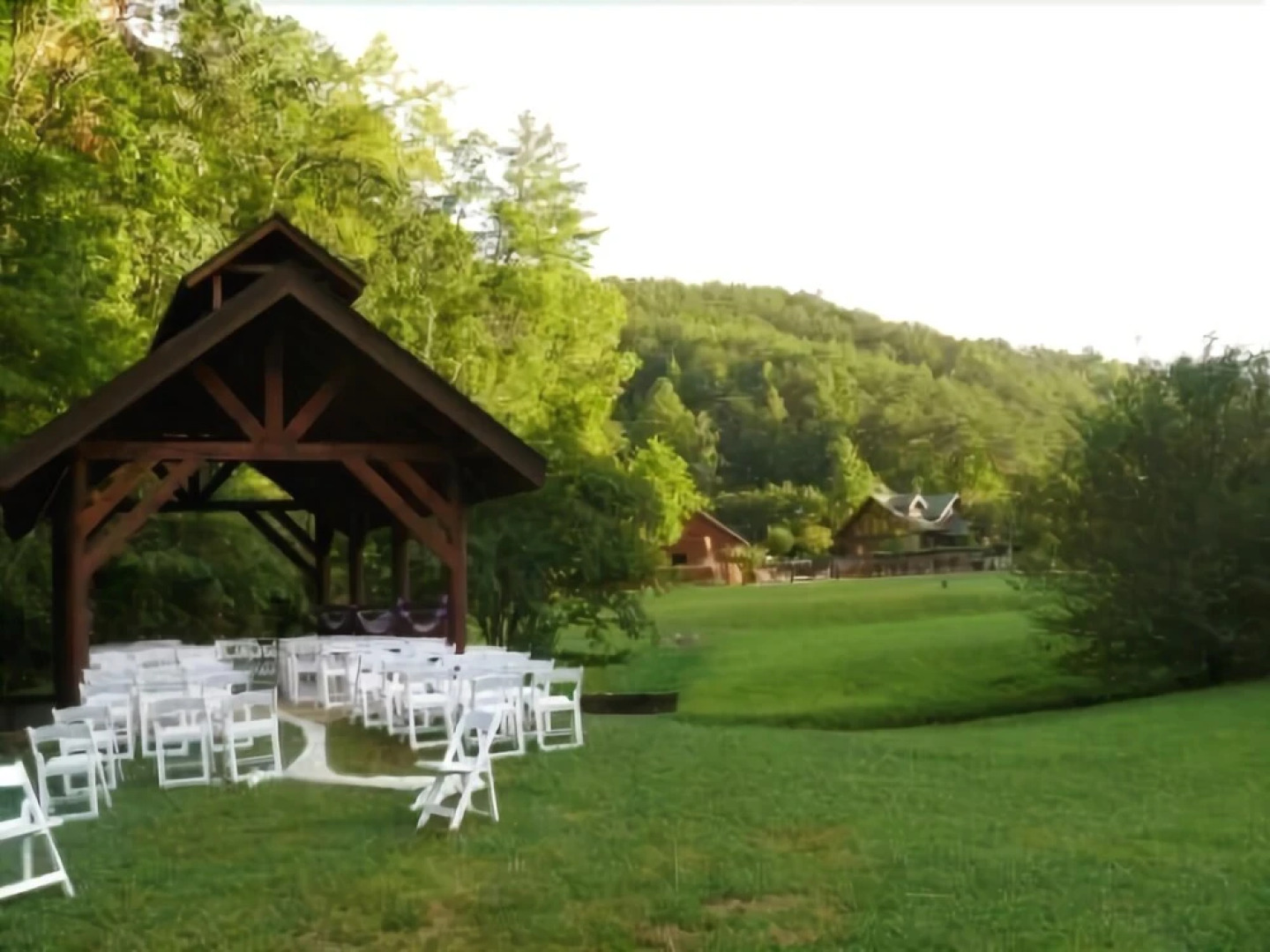 Hakuna Matata - 2 Br cabin by RedAwning