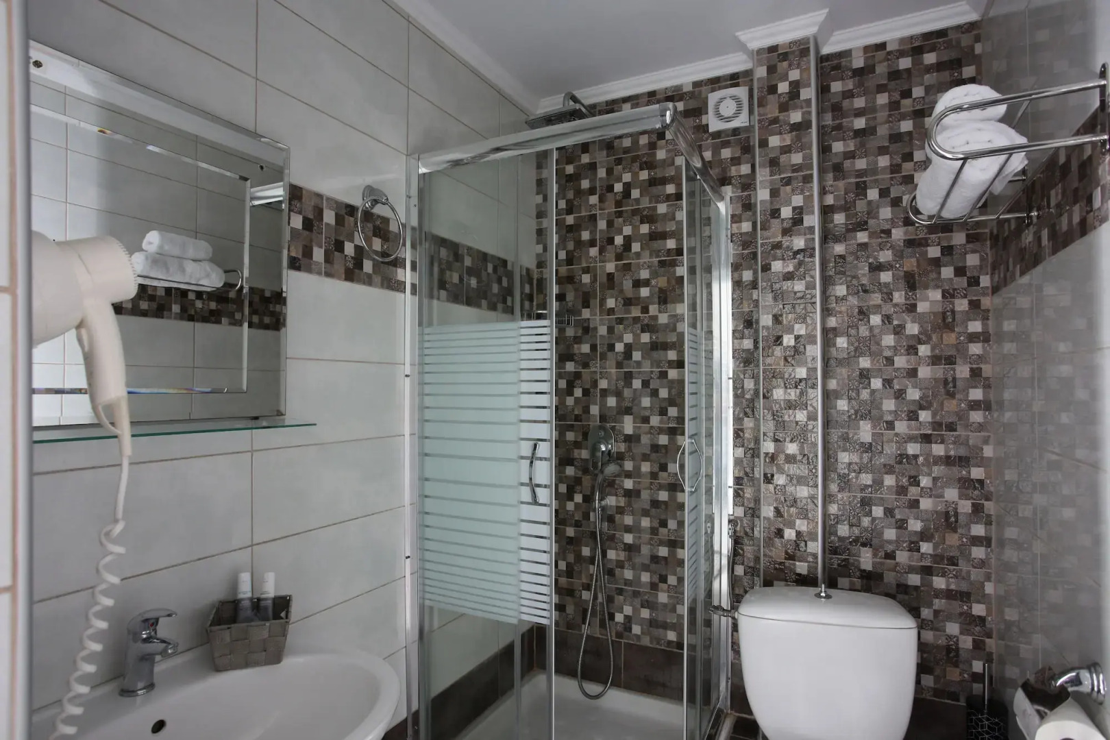 Anny Residences & Suites