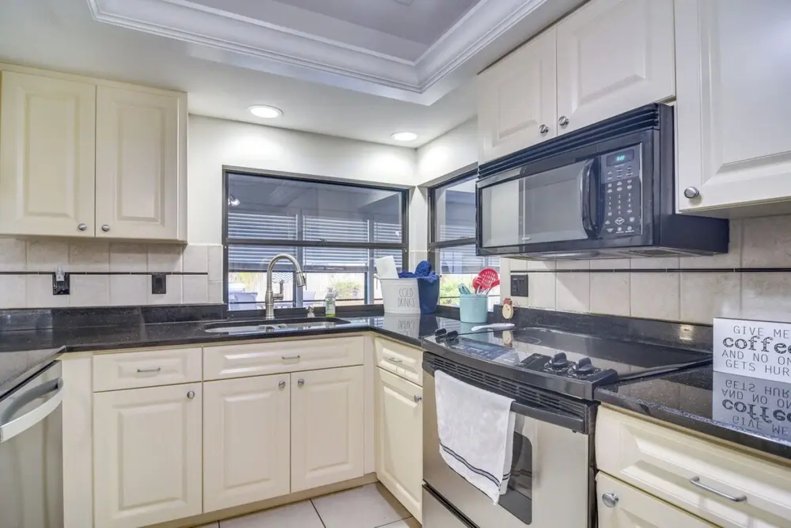 Coastal Getaway in Seminole < 3 Mi to Beach!