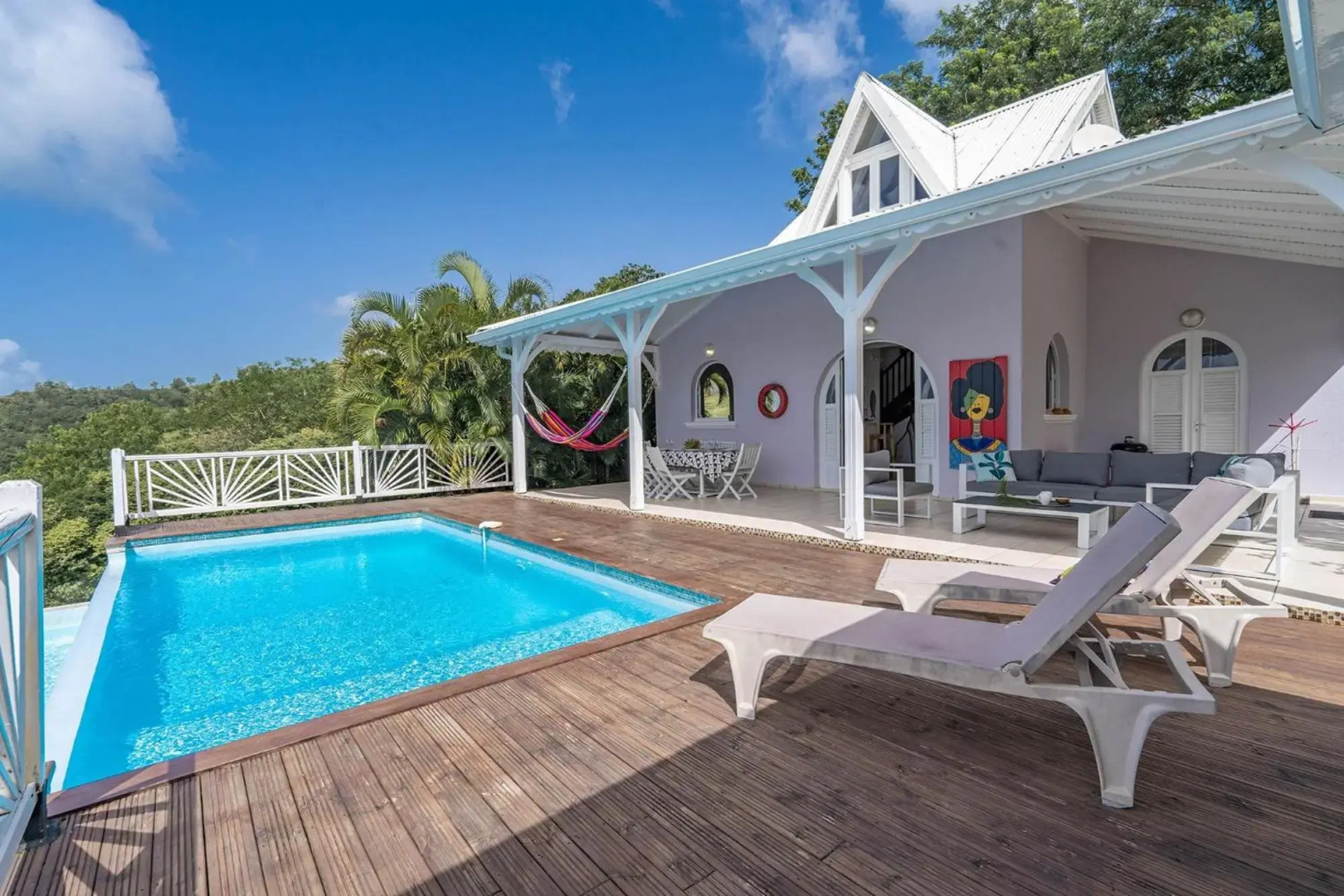 Villa Palmier rouge : 3 ch, piscine à débordement, vue mer et végétation