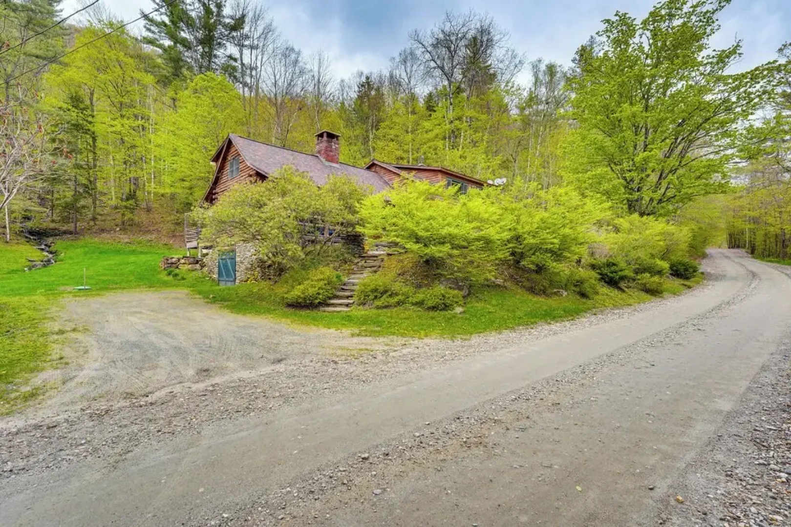 Picture-perfect Vermont Mtn Cabin w/ Hot Tub!
