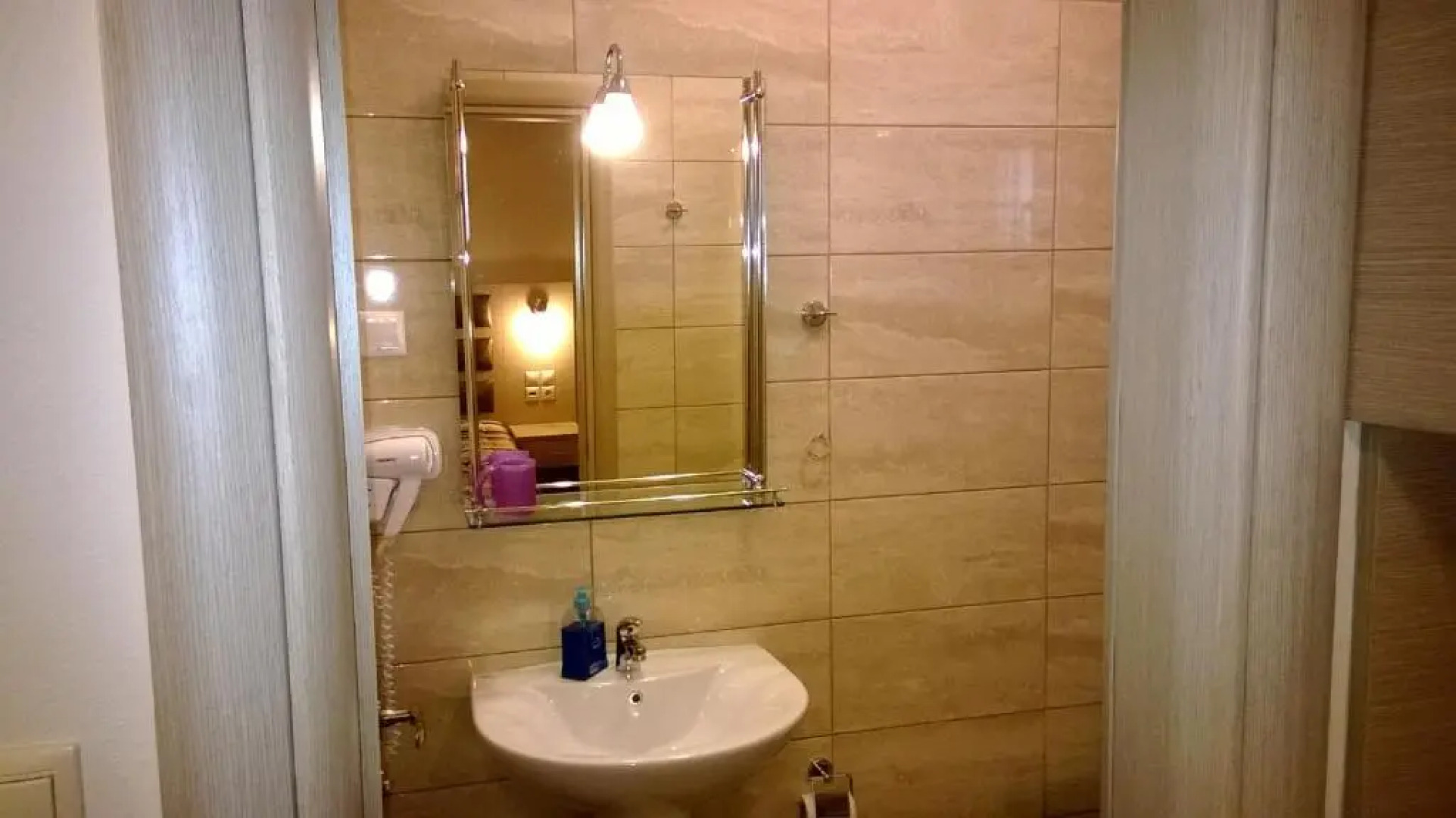 Gaia Studios & Apartments