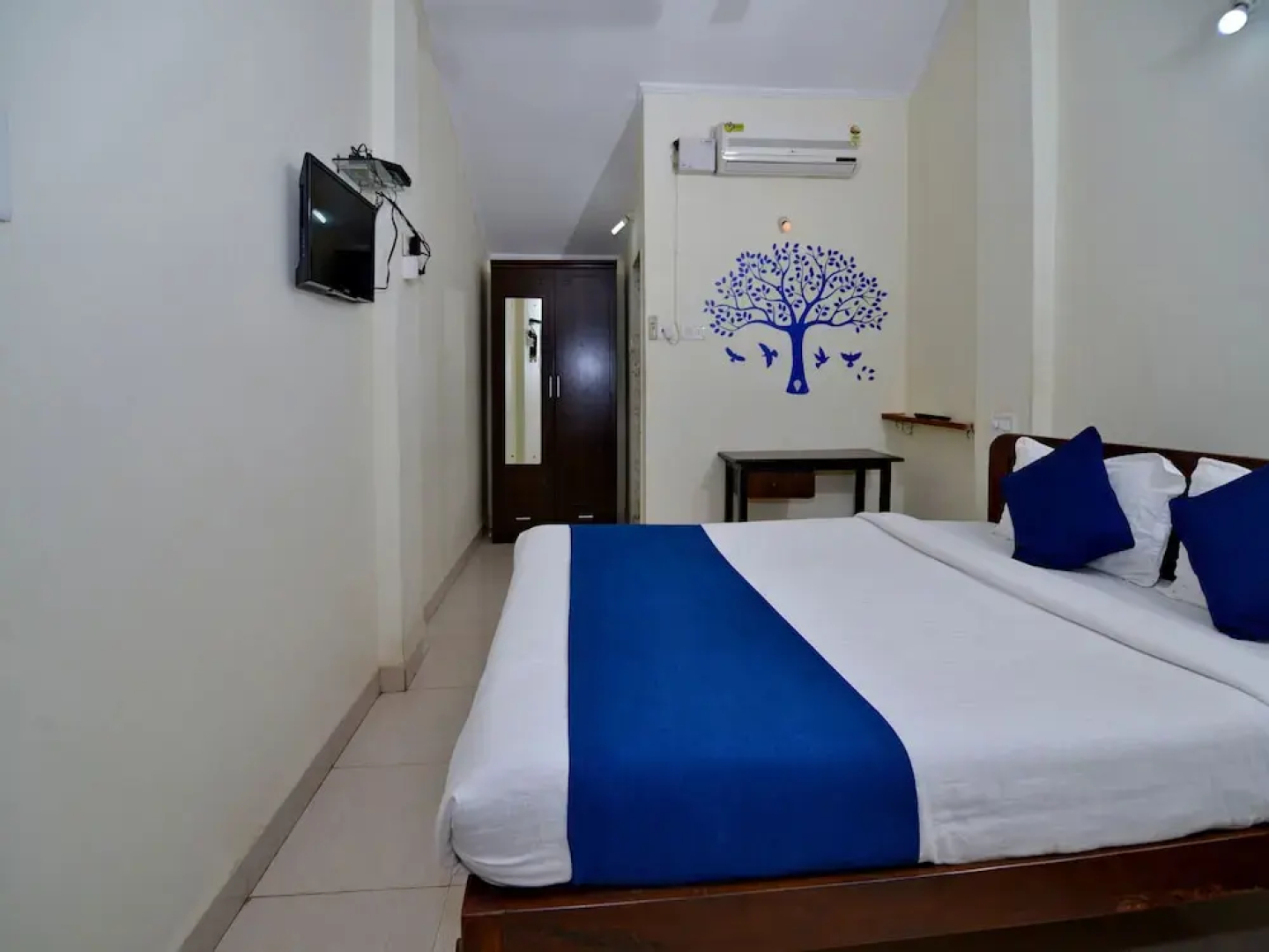 OYO 833 Hotel Prince Santosh Holiday Homes