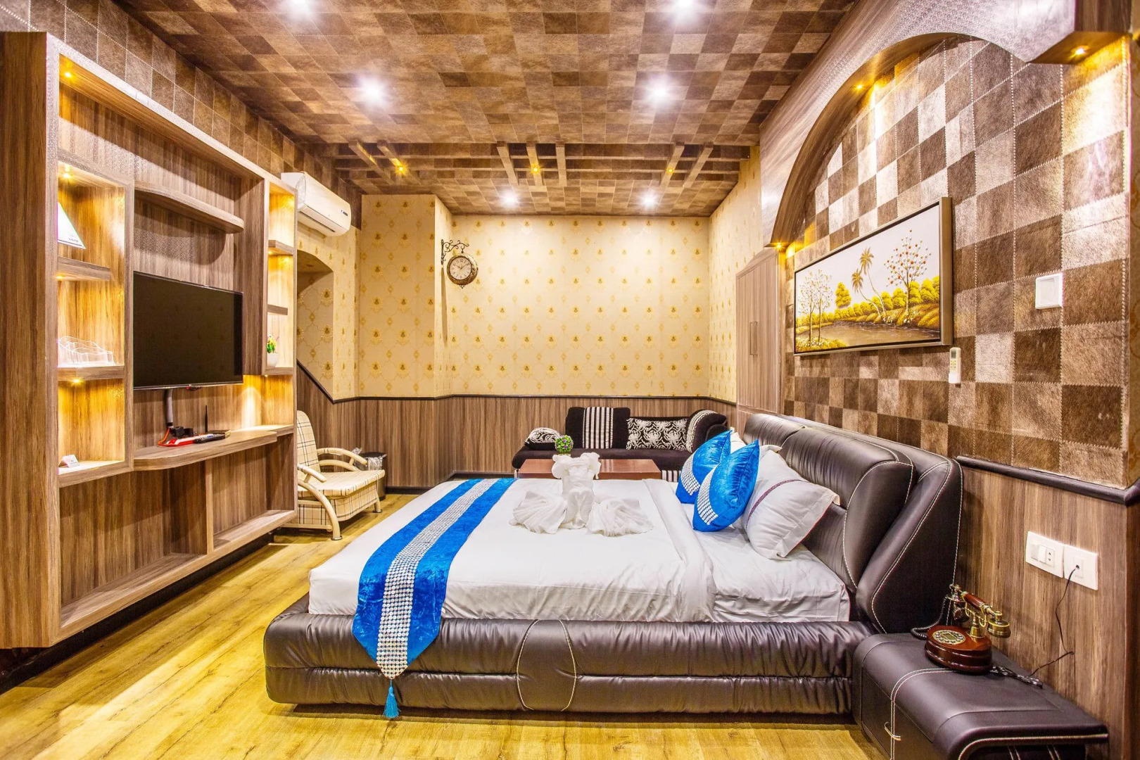 Royal Empire Boutique Hotel