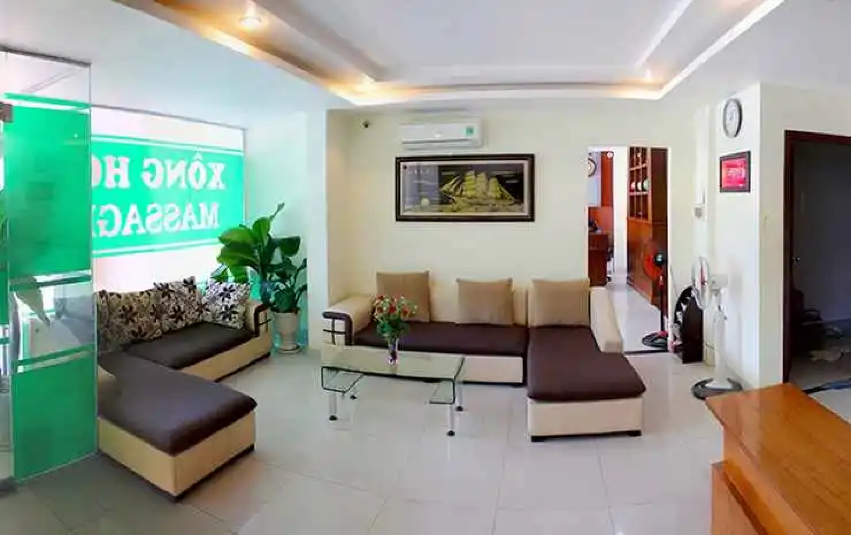 Khách sạn Huỳnh Tấn 2