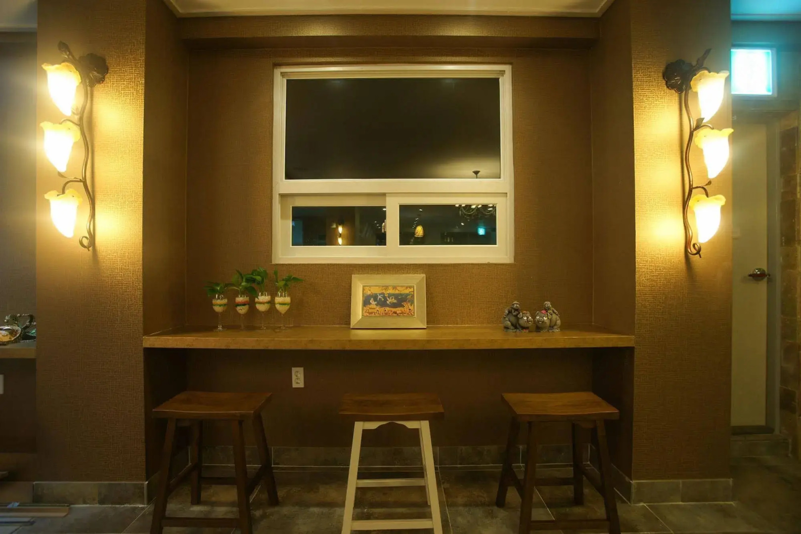 Orange Tree Hotel & Cafe