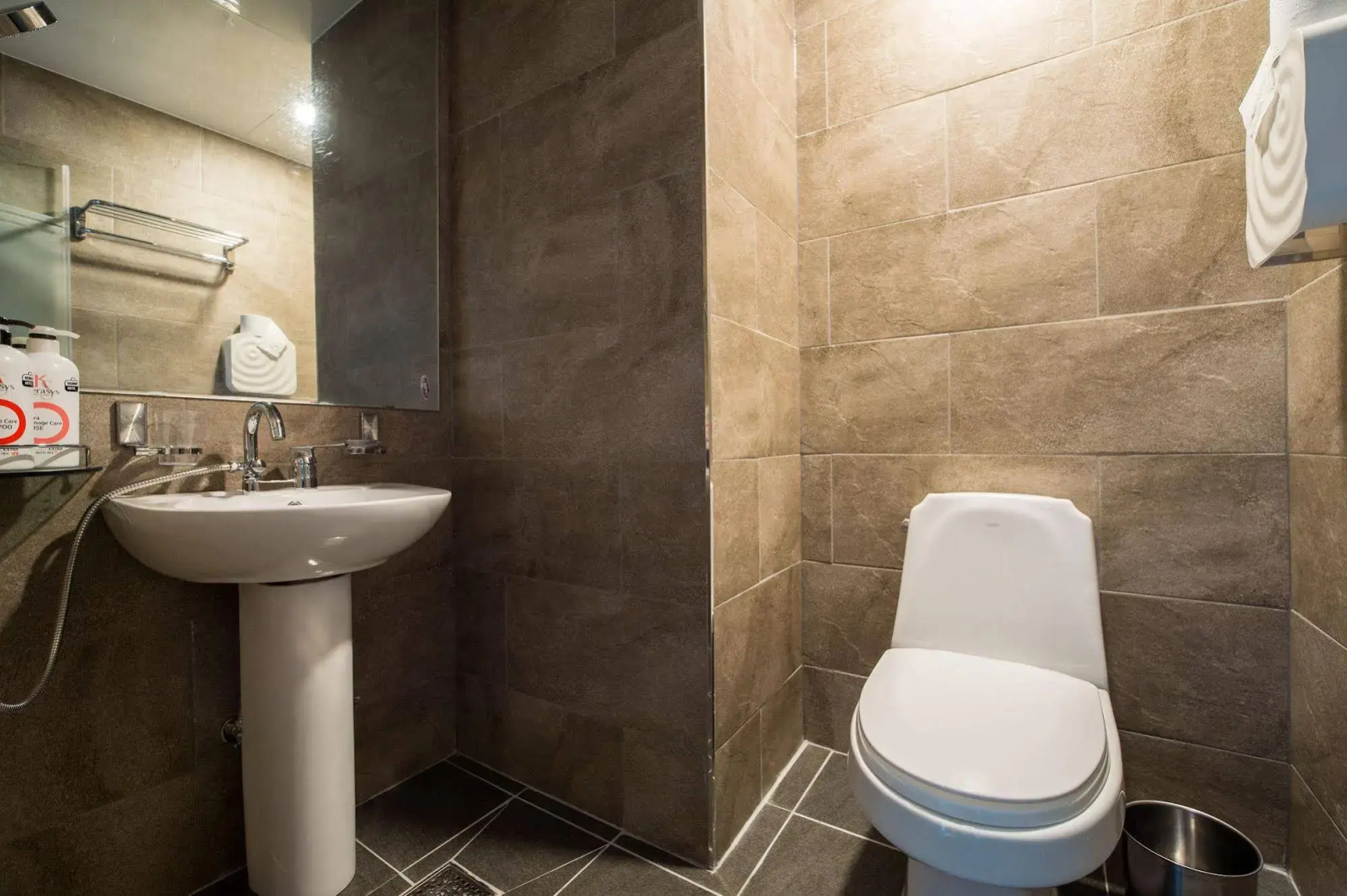 Ekonomy Hotel Sokcho