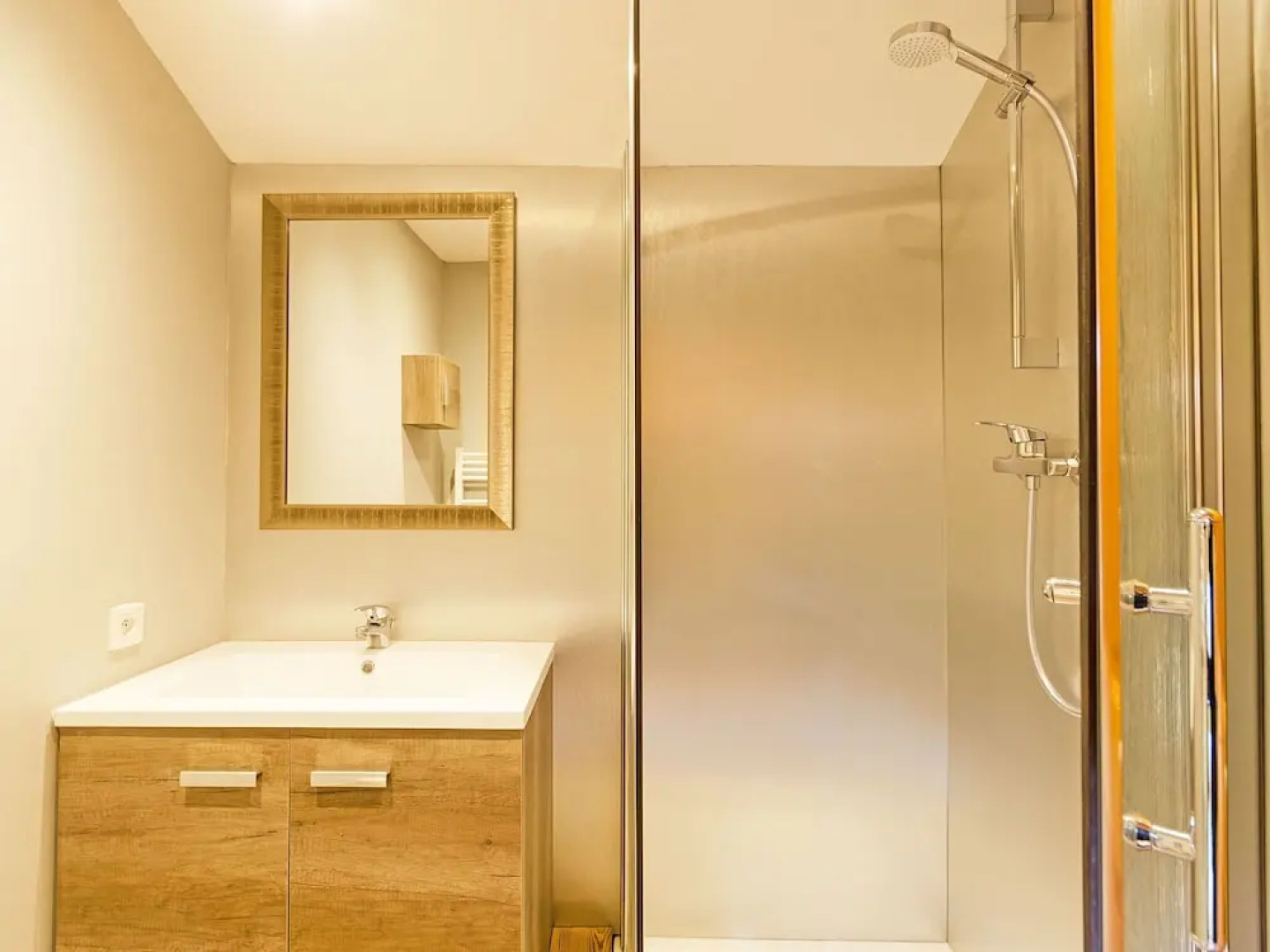 New and Very Comfortable Chalet With Many Facilities