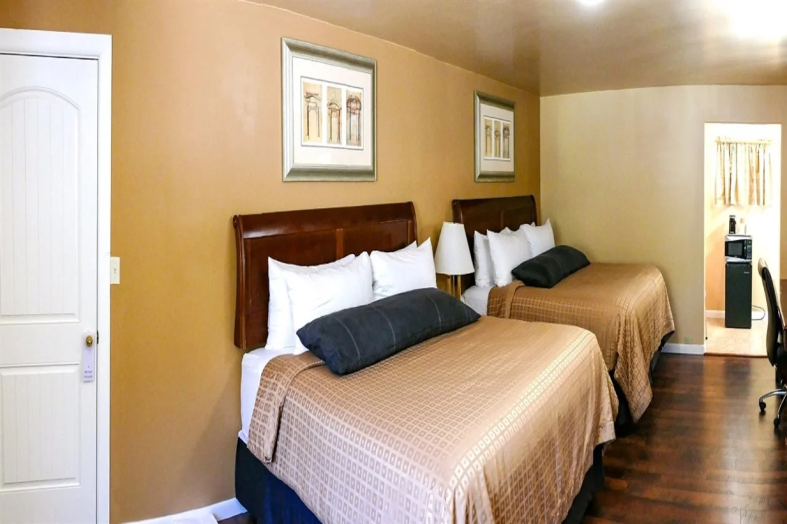 Abram Inn & Suites