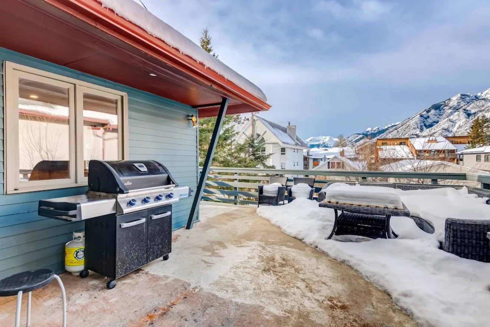 Rocky Mountain House - Sleeps 23