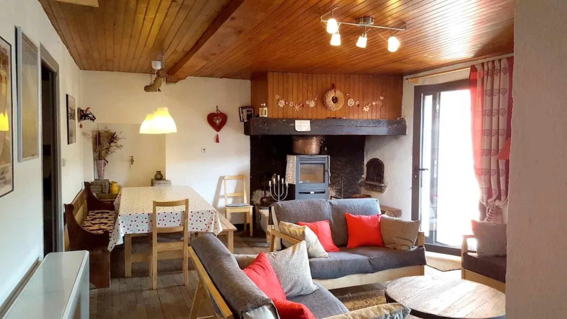 House With 3 Bedrooms in Espousouille, With Wonderful Mountain View an