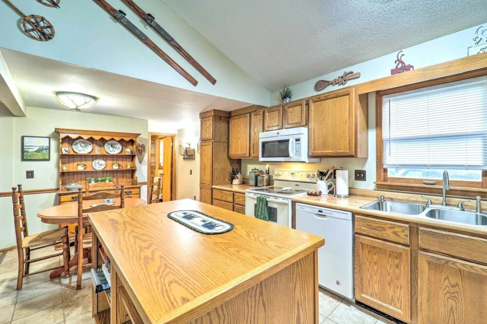 Peaceful Newland Family Cottage w/ 2 Decks!