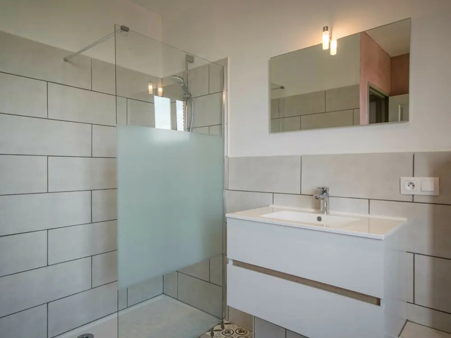 Modern Mansion in Tarn With Pool, Impressive Location