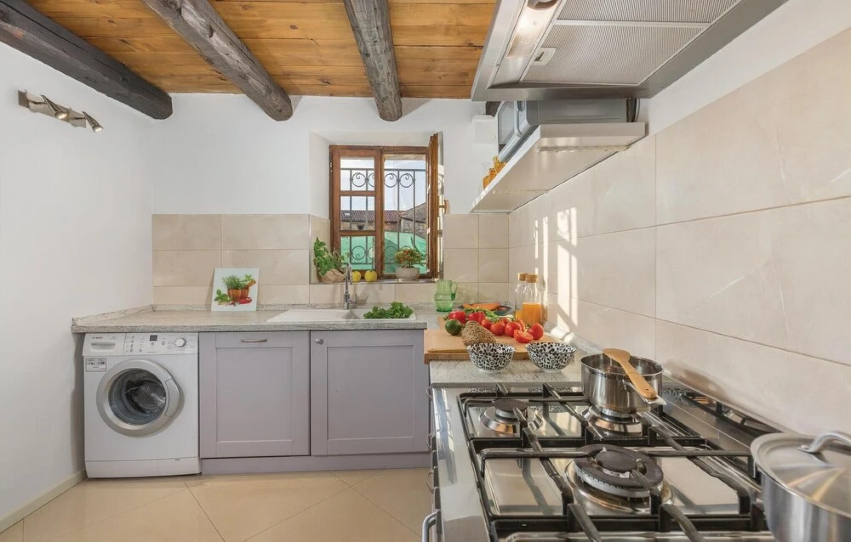 Beautiful Home in Kanfanar With Jacuzzi, Wifi and 7 Bedrooms